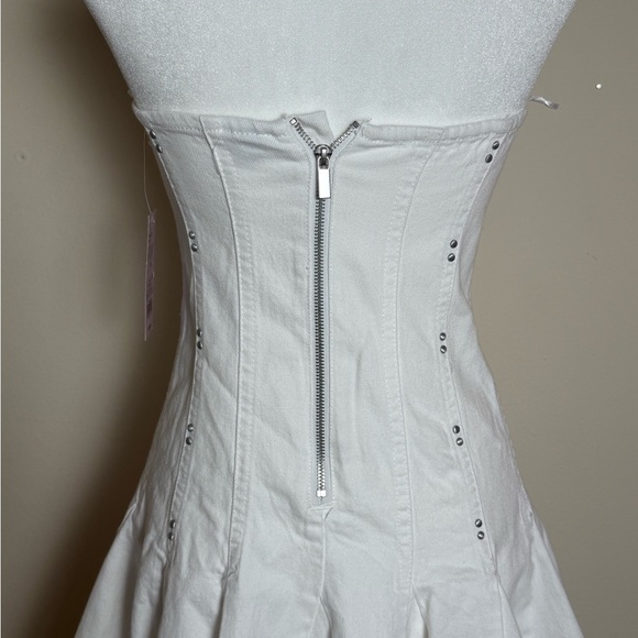 White Strapless Flared Dress - Picture 4 of 6